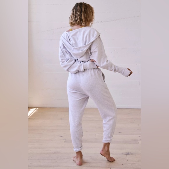 🎉LAST PIECE🎉FREE PEOPLE MOVEMENT Training Day Jumpsuit With Hood - Picture 3 of 8